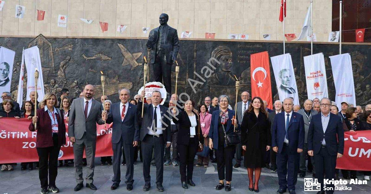 "Manisa'da Eğitim Reformu Zirvesi: Yunusemre'de Manifesto Açıklandı" başlıklı haber için fotorealist