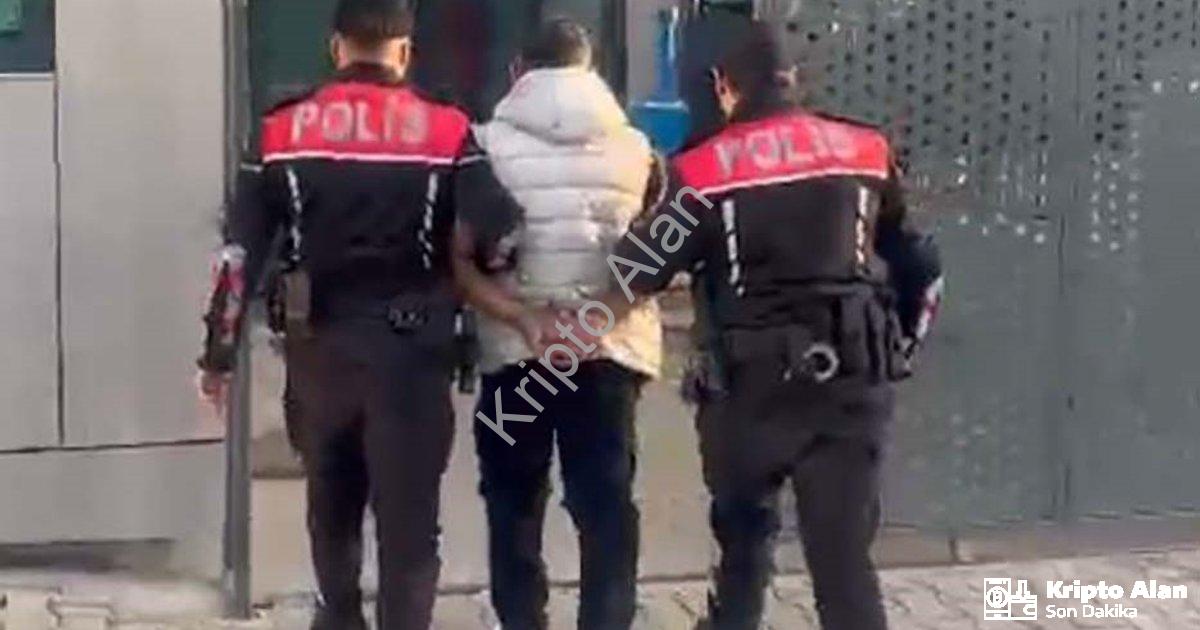 "İzmir Konak’ta Polis Dikkati: 16 Yıl Hapis Cezalı Firari Yakalandı" başlıklı haber için fotorealist