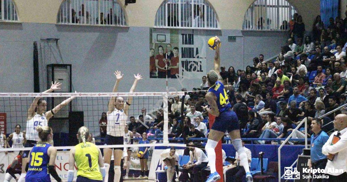 "Fenerbahçe Medicana Zorlu Aydın Deplasmanından Galip Ayrıldı: 3-1" başlıklı haber için fotorealisti