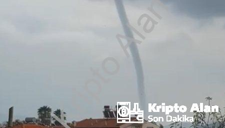 Marmaris’te Korkutan Anlar: Denizden Yükselen Hortum Kamerada!