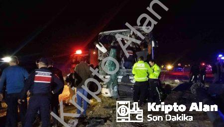 Denizli’de Korkutan Kaza: Yolcu Otobüsü ile Minibüs Çarpıştı!