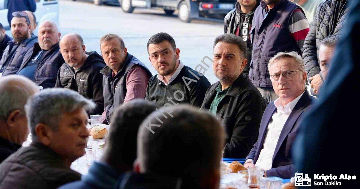 "Baybatur, Manisa'da Esnafın Taleplerini Dinledi" başlıklı haber için fotorealistik, profesyonel bir