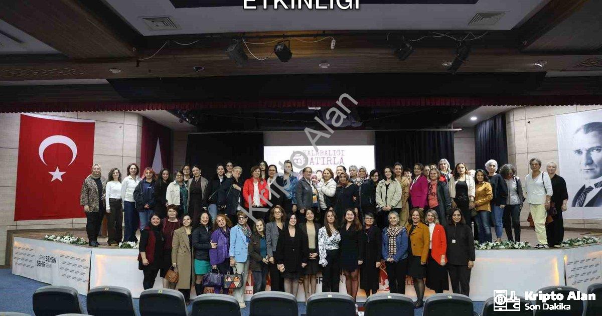 "Manisa'da Belgesel Gösterimi ve Söyleşi Etkinliği" başlıklı haber için fotorealistik, profesyonel b