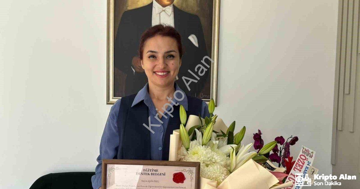 "MTK Koleji Velilerinden Öğretmenler Günü'ne Anlamlı Jest" başlıklı haber için fotorealistik, profes