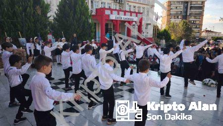 Nazilli’de Öğretmenler Günü Zeybek Gösterisiyle Kutlandı