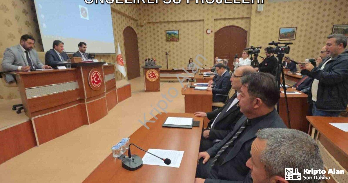 "Kütahya'nın 2026 Yatırım Rotası: Bütçe ve Öncelikli Su Projeleri" başlıklı haber için fotorealistik