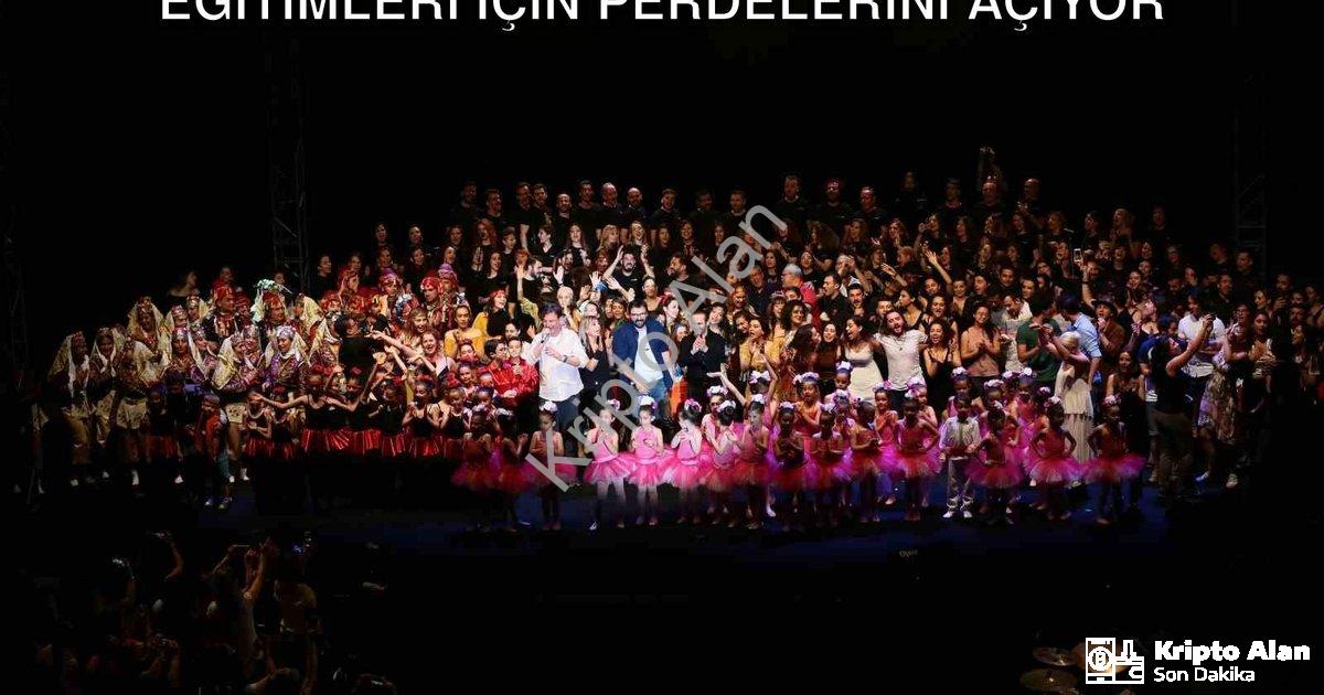 "Folkart Academy 2025-2026 Tiyatro Eğitimleri İçin Perdelerini Açıyor" başlıklı haber için fotoreali