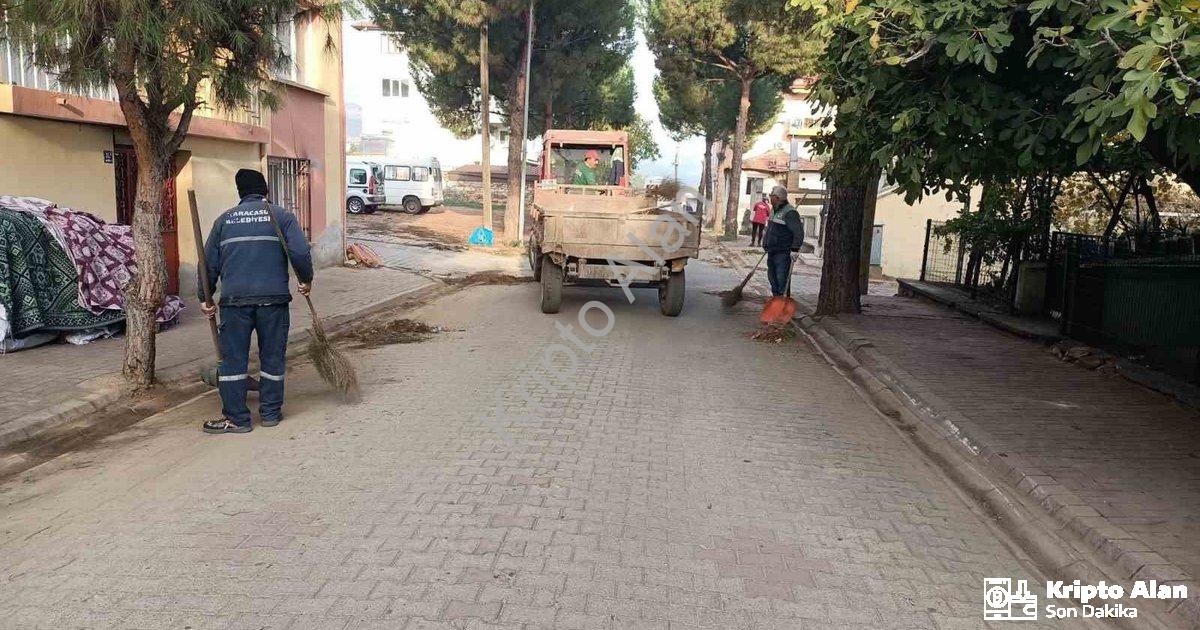 "Karacasu Belediyesi Çevre Temizliği Seferberliğini Hız Kesmeden Sürdürüyor" başlıklı haber için fot