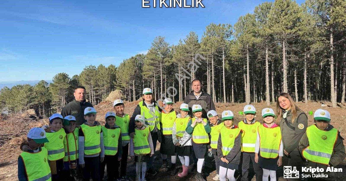 "Aydın Çine'de Minik Eller Toprakla Buluştu: Yeşil Vatan İçin Anlamlı Etkinlik" başlıklı haber için