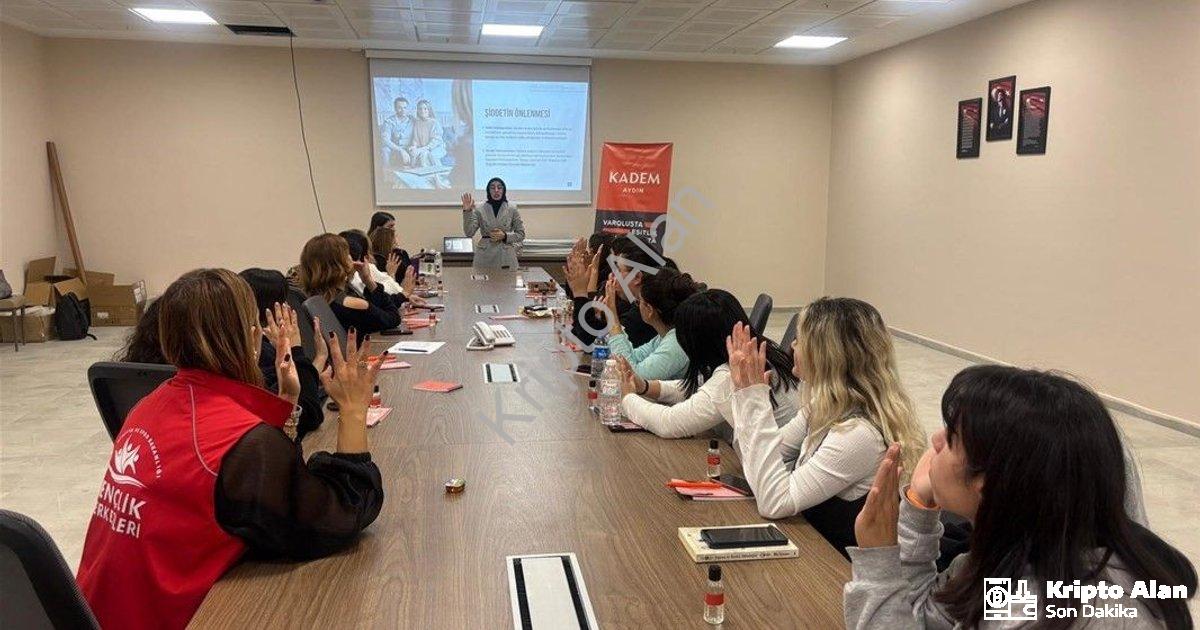 "Aydın'da Öğrencilere Şiddet ve Siber Suçlarla Mücadele Eğitimi" başlıklı haber için fotorealistik,