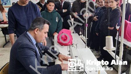 Sarıgöl Kaymakamı Halil Dalak Öğrencilerle Birlikte Üretime Katıldı